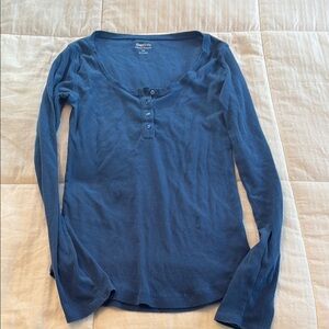Casual Corner Fitted Blue Long Sleeve Blouse